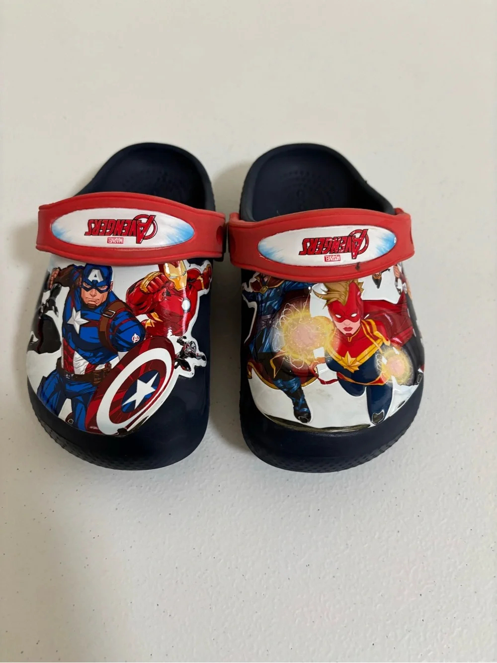 CROCS Kids Navy and Red Marvel Captain America Graphic Clogs